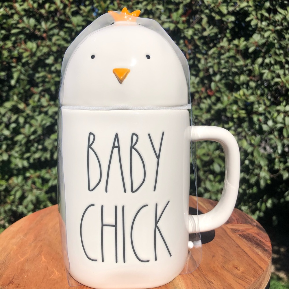 Rae Dunn BABY CHICK mug with topper